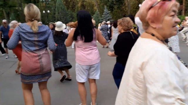 ЗНОВУ ОДИН СТОЮ! СЧАСТЛИВЫЕ МОМЕНТЫ ИЗ ПАРКА ГОРЬКОГО ХАРЬКОВ 2021 смотреть онлайн