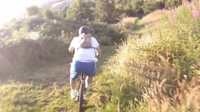 Mountainbiking Scotland - MTB - FREERIDE - Glennifer Braes - Picnic Bench Run - the home route смотреть онлайн