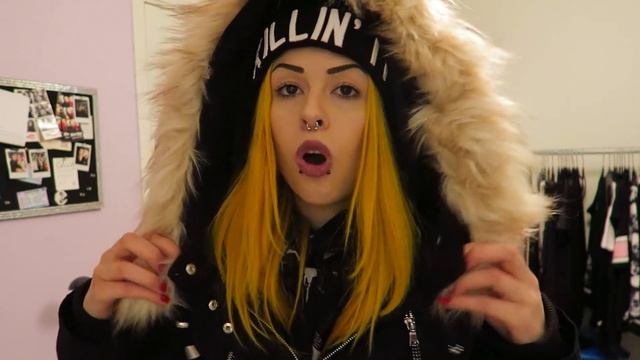 CHALLENGEN AVKLARAD! ❄ Vlogmas Dag 11 смотреть онлайн