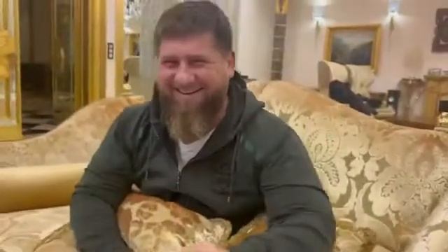 ЧЕЧЕНЦЫ ГОСТЕПРИИМНЫЙ НАРОД ВСЕГДА НАКРЫТ ПОЛНЫЙ СТОЛ БЕНОЙ Ц1ОНТРОЙ ТЕЗКХАЛЛОЙ АЙДКХАЛЛОЙ МОЗГИШ 🧠 смотреть онлайн