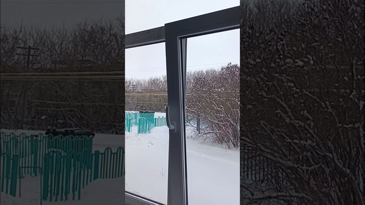 с крыши падает ❄ смотреть онлайн