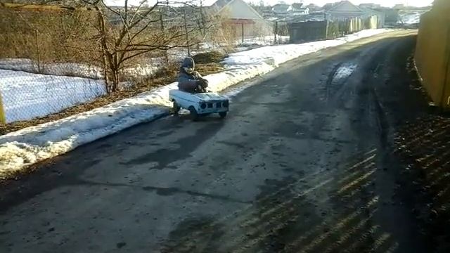 Педальный москвич СССР (испытание после сварки) смотреть онлайн