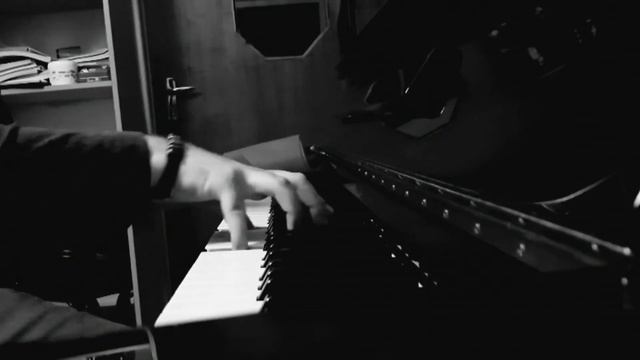 Johannes Brahms, Waltz in D minor, op.39 no.9 смотреть онлайн