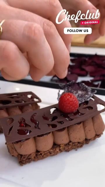 Шоколадно-малиновый десерт 🍫🌹 смотреть онлайн