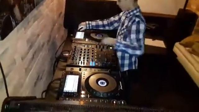 Первый ди-джейский микс. Дети диджеи, DJ Kirman смотреть онлайн