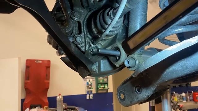 Replacement of lower knuckle bushing, / Byte av nedre spindelledsbussning, BMW. смотреть онлайн
