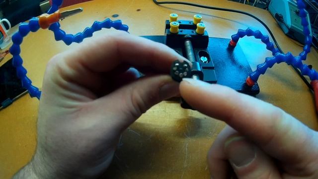 How to solder a DIN plug the easy way смотреть онлайн
