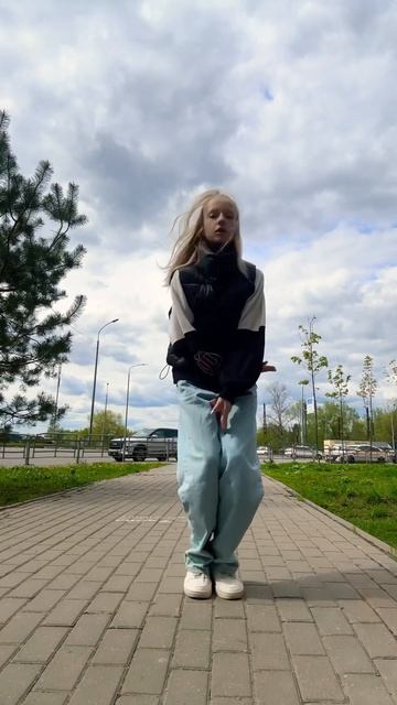 Сколько Полин смотрят это видео?!🤔 #dance #подпишись #танцы #смех #спорт #sports #рек