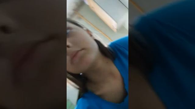 Какие то звуки в дверь смотреть онлайн