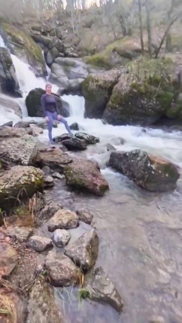 Водопад Кук-Караук, Ишимбайский р-н,р.Башкортостан. 53°36′04″ с. ш. 56°41′05″ в. д.Высота12м смотреть онлайн