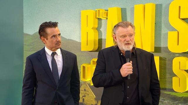 Colin Farrell & Brendan Gleeson are finally reunited. With a donkey! смотреть онлайн