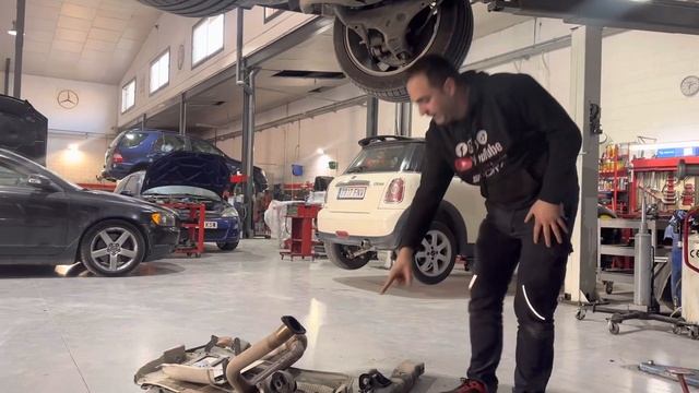 Haciendo el mantenimiento del cambio automático por diálisis a un Ranger Rover Sport v8 BITURBO!!! смотреть онлайн