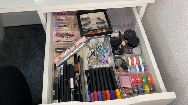 My Makeup Collection! | September 2020 | Georgia Clewes смотреть онлайн