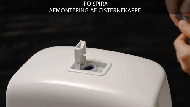 Afmontering af cisternekappe på et Ifö Spira toilet смотреть онлайн