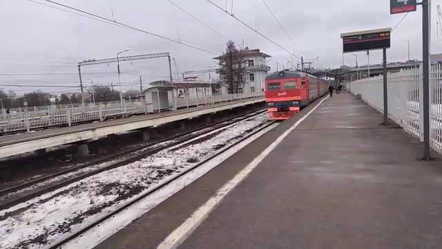ЭТ2-018 на ст.Лигово смотреть онлайн