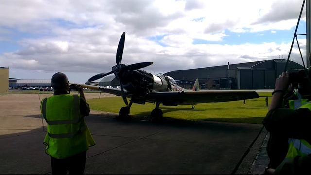 BBMF Spitfire TE311 first engine ground run. смотреть онлайн