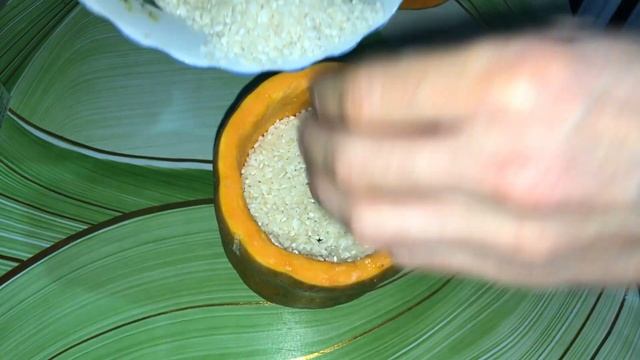 Плов внутри тыквы! Малость не устояла!