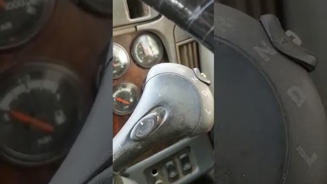 Operating a Freightliner Argosy smart shift (Shona) смотреть онлайн