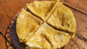 Тонкие каравайцы из цельнозерновой муки со сливочным маслом