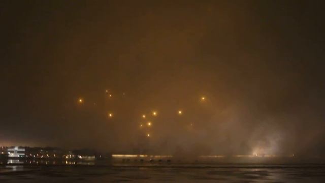 Необычный салют в низкую облачность 27-01-2017 смотреть онлайн