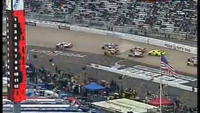 2006 Sharpie Mini 300 - J.J Yeley and Paul Menard get worst of late wreck at Bristol смотреть онлайн
