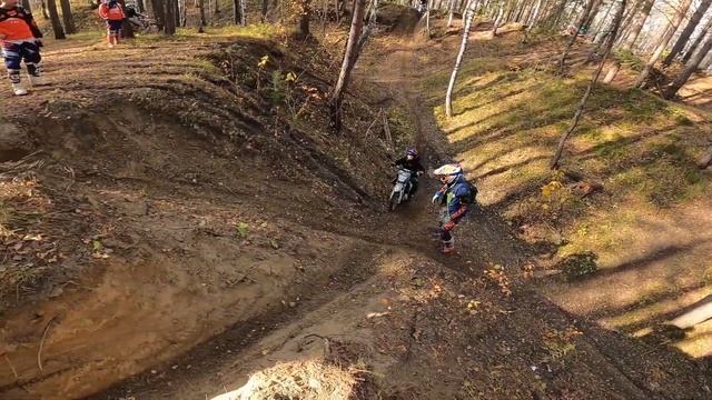 🎉ЭНДУРОПАТИ 2023 В ТОМСКЕ / 50+ БАЙКЕРОВ / Honda CR125R смотреть онлайн