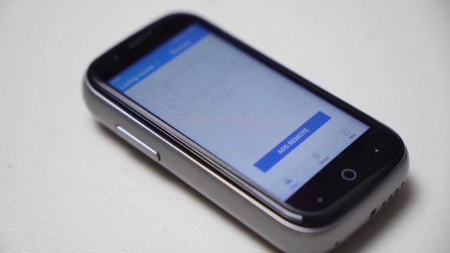Jelly 2E Review - What's In The World's Tiniest 4G Phone?