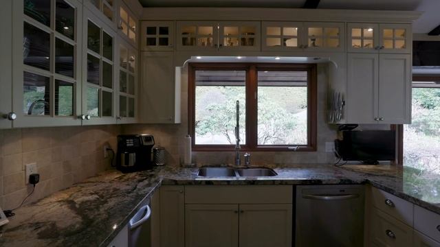 Inside a $6,980,000 Spanish Villa in West Vancouver смотреть онлайн