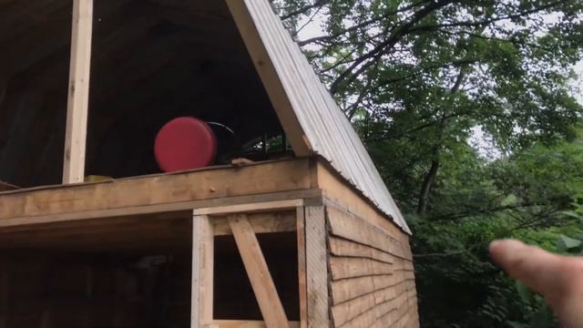 Pallet barn update, loft siding, roof is 90% done смотреть онлайн