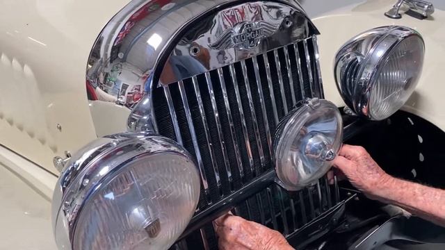 TRICK Alvin Uses To Remove Morgan Radiator Grime смотреть онлайн