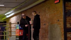 САМЫЙ СИЛЬНЫЙ  человек притворился ТОЛСТЯКОМ в ЗАЛЕ #2 | Коряга  FAT MAN PRANK