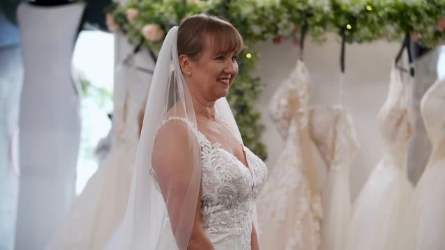 Ballroom Dancer Bride Doesn’t Want ANY Sparkle | Say Yes To The Dress: Lancashire