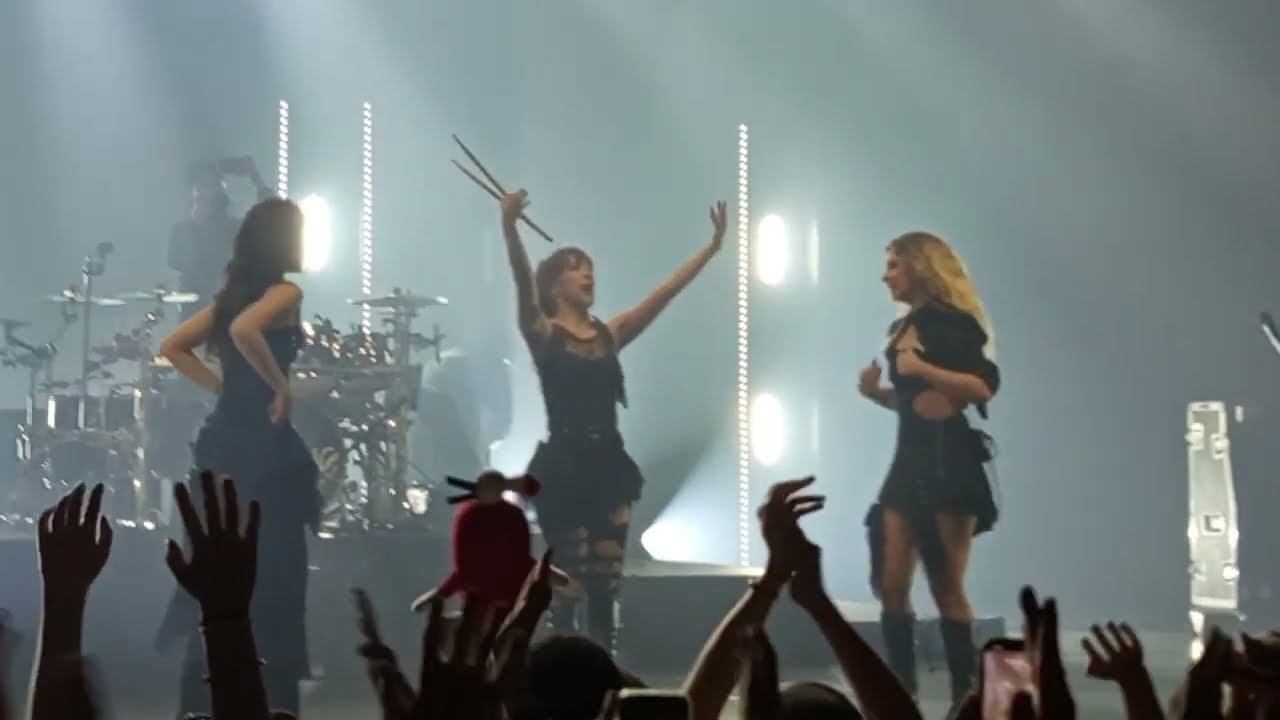 ⚡The Warning⚡- Récupération de baguette -(Live at Paris / L’Olympia, 2025) ║ Réaction Française ! смотреть онлайн