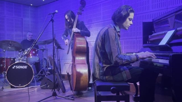 Jazzhouse trio — I'm sorry