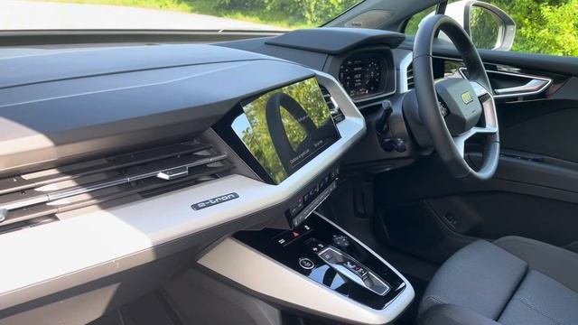 AUDI Q4 SPORT 40 E-TRON - CAMBRIDGE AUDI смотреть онлайн
