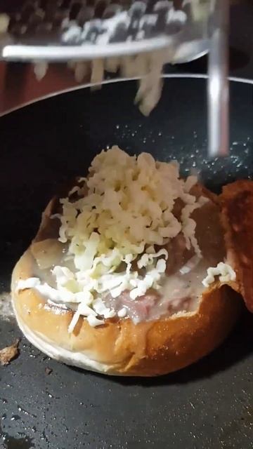 Homemade Burger Machine Roast Beef with Cheest with Quick Kick! смотреть онлайн