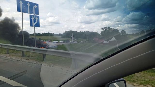 24.06.24 г Московская Область Ярославское Шоссе Пожар на съезде горит Авто вроде Газель смотреть онлайн