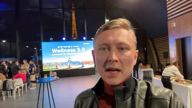 Закрытая вечеринка YogaPetz в Париже. Интервью с Co-founder проекта смотреть онлайн