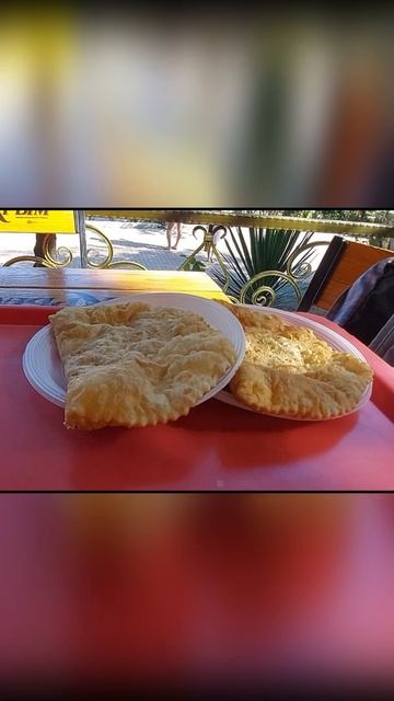 ЧЕБУРЕКИ КРЫМСКИЕ! НАЛЕТАЙ! Все на свете человеки любят с пылу чебуреки!