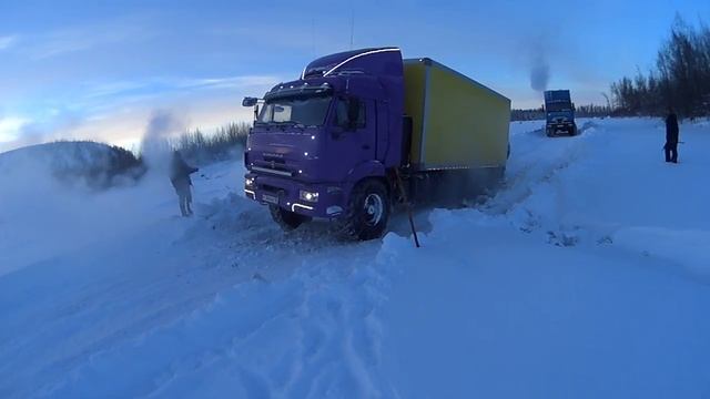 Колымский Зимник 31,12,2016, Зырянка, Первый рейс, не замерзший ручей смотреть онлайн
