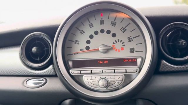 MINI COOPER S 1.6 смотреть онлайн