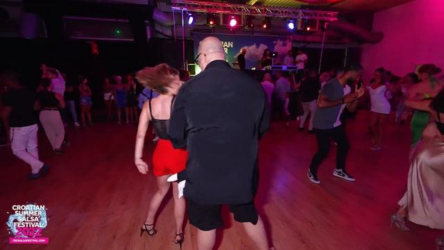 Super Mario & Elisa Bonardi Salsa Dancing - Croatian Summer Salsa Festival - Rovinj, 2022 смотреть онлайн