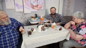 Спасибо за вкусный подарок на День Рождения который всех растрогал до слёз ПОДВАЛ ИЛЬИЧА