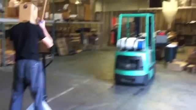 Pallet Jack Jousting смотреть онлайн