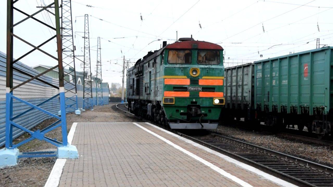Тепловоз 2ТЭ10М-0284. Резервом. Звук 10Д100.