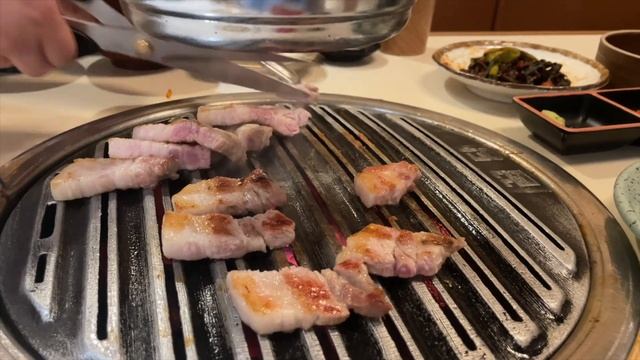 Vlog. 새해 복 많이 받으세요. 일주일 내내 고기파티. 꿉당. 금돼지식당. 다독이네. 나이키 ACG패딩. 마블 베어브릭. 소멸캡슐 플러스. 웍스아웃. 코엑스 번개장터. 효도치 смотреть онлайн