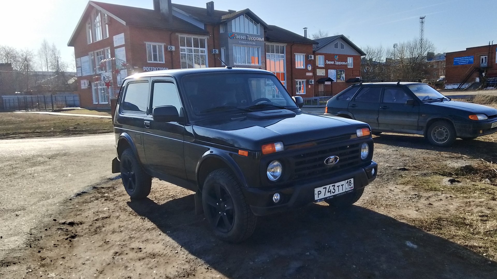 Фанат Нивы. У меня их три! смотреть онлайн