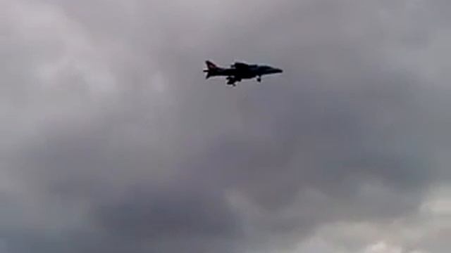 Harrier Jet at Fairford Air Show 2010 смотреть онлайн