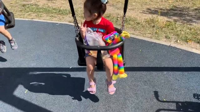 Доченька на велосипеде с Хаги Ваги, приключения Лизы и Хаги Ваги