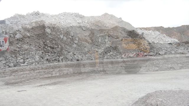 Liebherr L 586 X Power In The Quarry